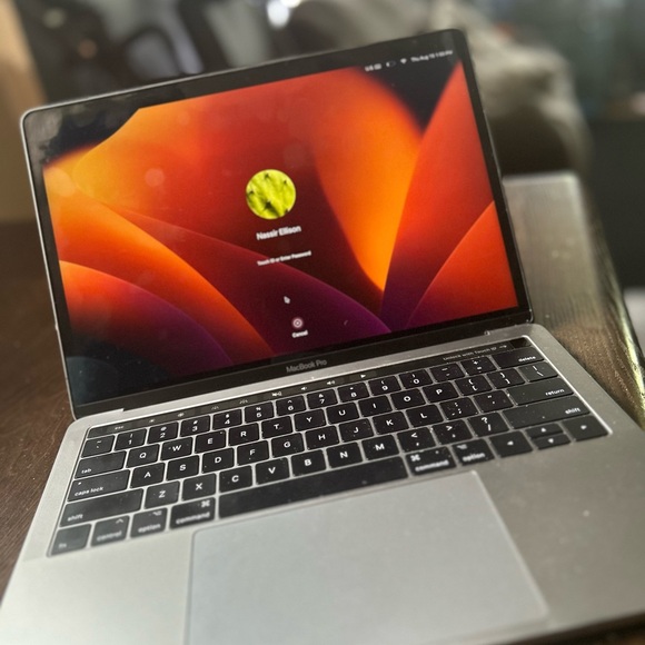 MacBook Pro (2020) 13.3”